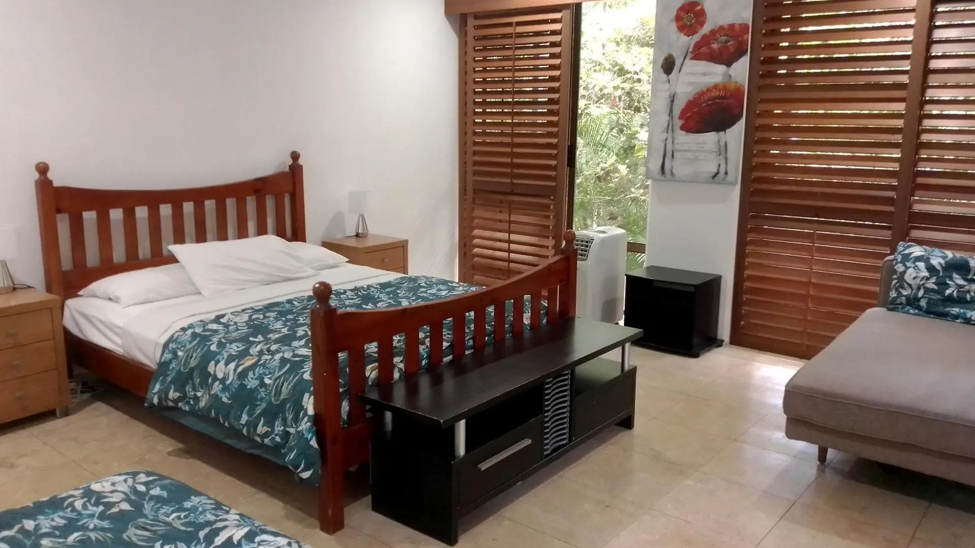 Yachtsmans Paradise, Whitsundays Hotel Cannonvale Airlie Beach